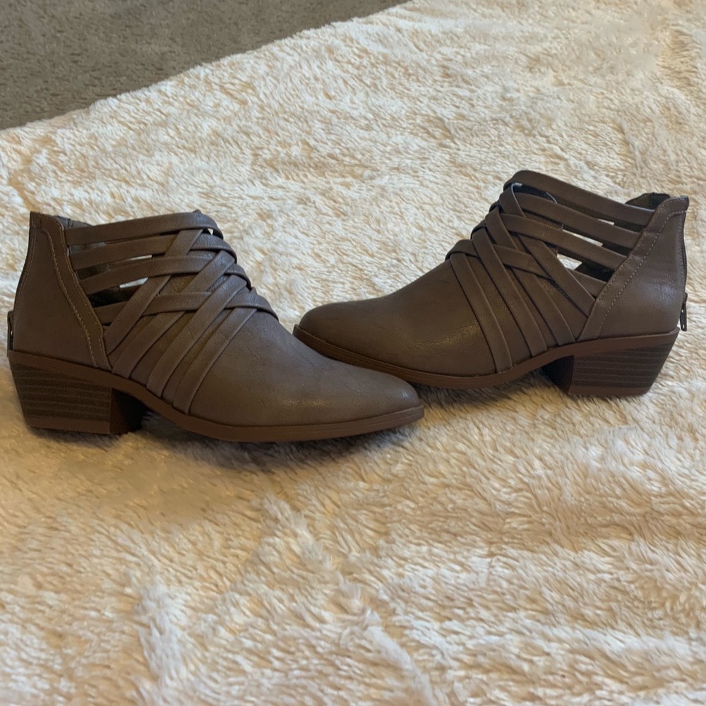 ADORABLE ANKLE BOOTIES! 🍁🍁